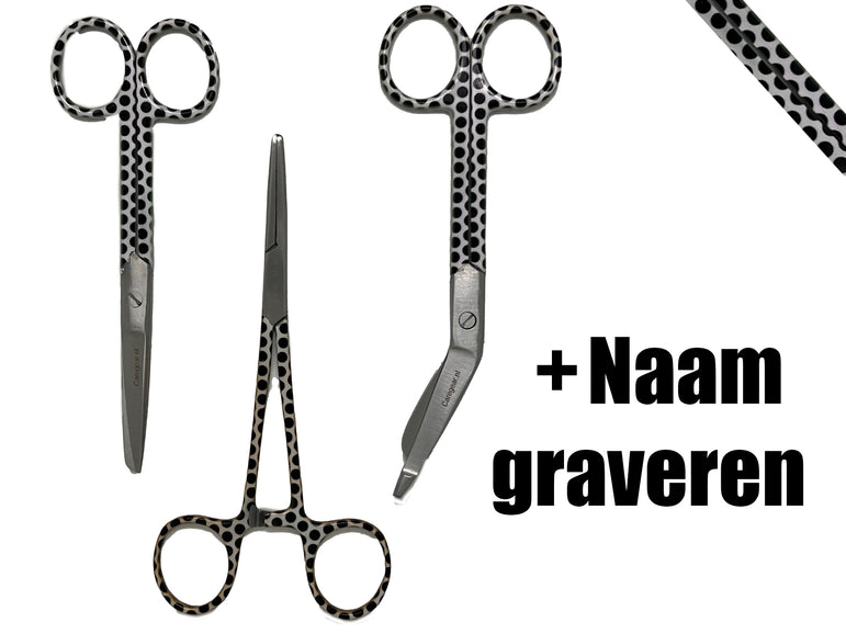 3 delig scharen set verpleegkundige  Kroonparel (+ naam graveren) - Caregear.nl Zorg scharen verpleegkundigen