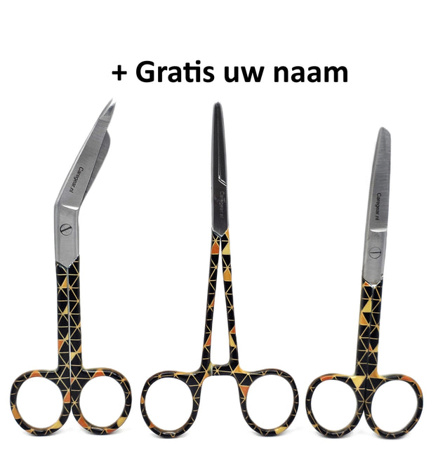 3-delige verpleegkundige scharenset – zwart/bruin met driehoekjes | Medische scharen RVS + naam graveren - Caregear.nl Zorg scharen verpleegkundigen