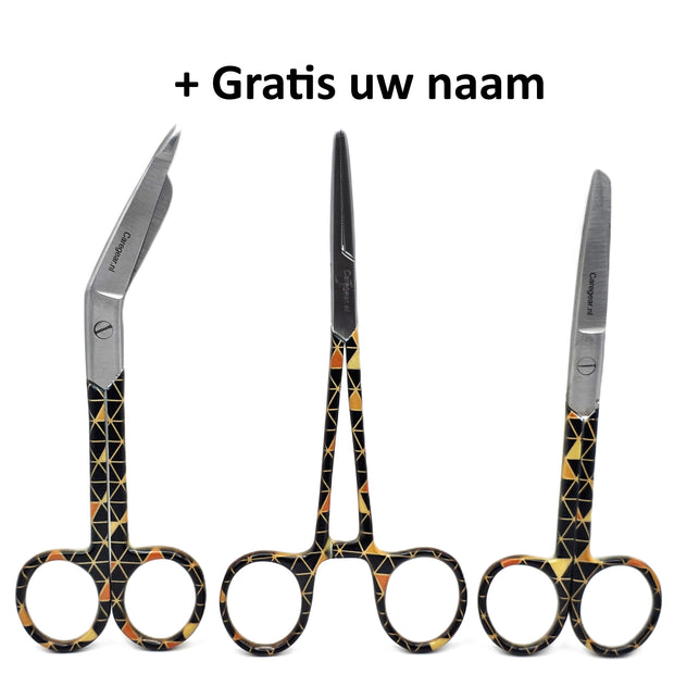 3-delige verpleegkundige scharenset – zwart/bruin met driehoekjes | Medische scharen RVS + naam graveren - Caregear.nl Zorg scharen verpleegkundigen