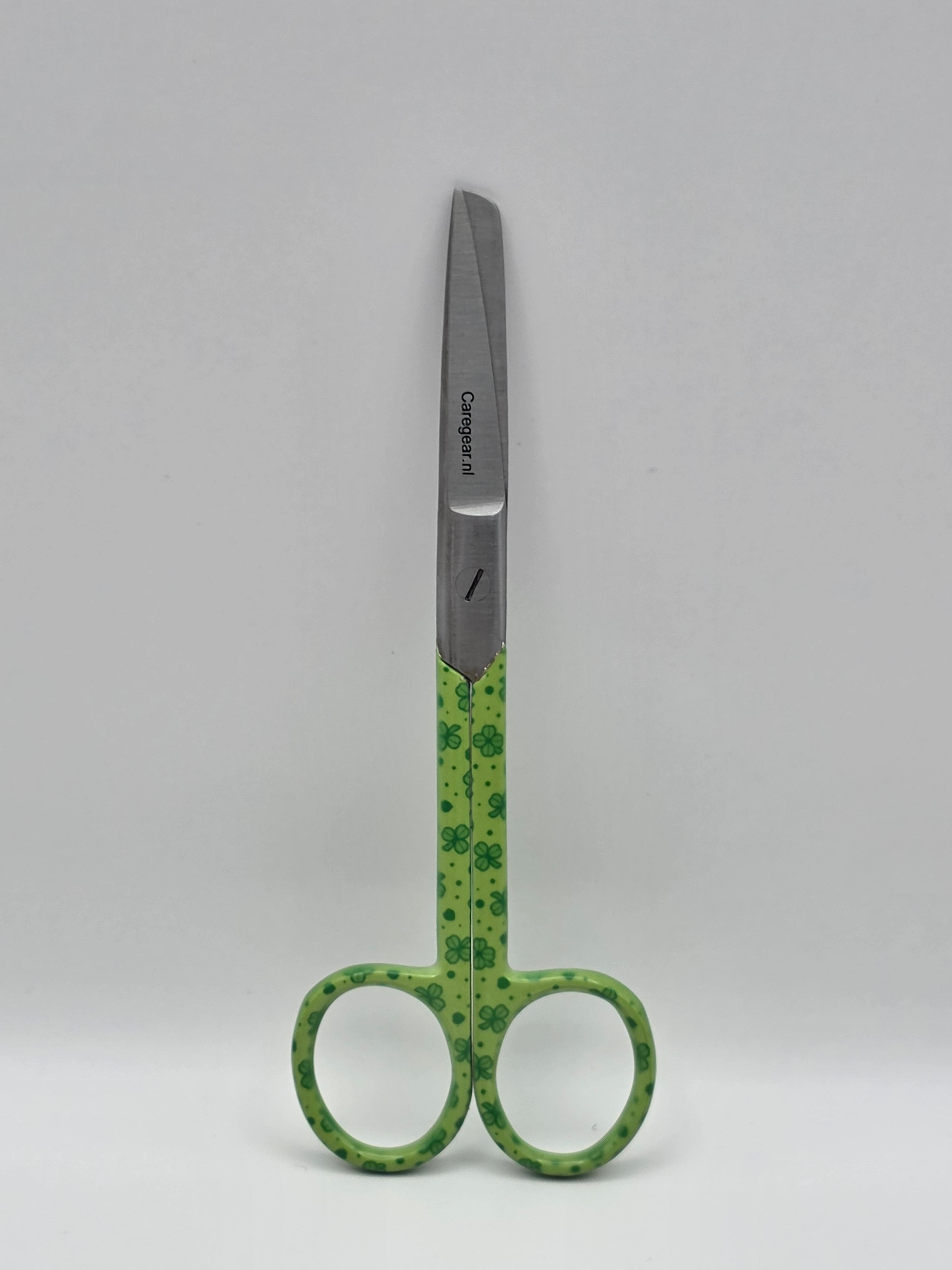 3 delig scharen set verpleegkundige Green Leprechaun  (+ naam graveren) - Caregear.nl Zorg scharen verpleegkundigen