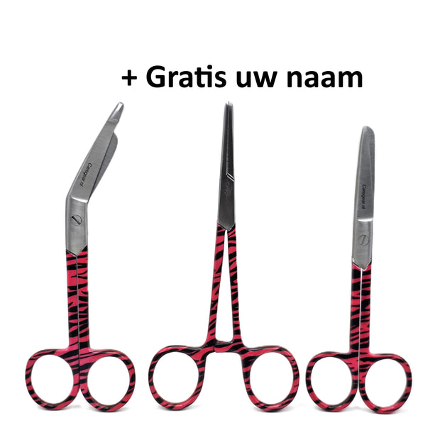 3-delige verpleegkundige scharenset - Zorg spullen in Pink/Roze/panterprint | Medische scharen RVS + naam graveren - Caregear.nl Zorg scharen verpleegkundigen