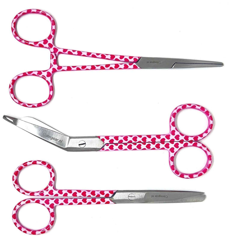 3 delig scharen set verpleegkundige hartjes roze/wit - scharenset verpleegkundige hartjes roze zorg scharen - Caregear.nl Zorg scharen verpleegkundigen