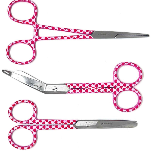 3 delig scharen set verpleegkundige hartjes roze/wit - scharenset verpleegkundige hartjes roze zorg scharen - Caregear.nl Zorg scharen verpleegkundigen