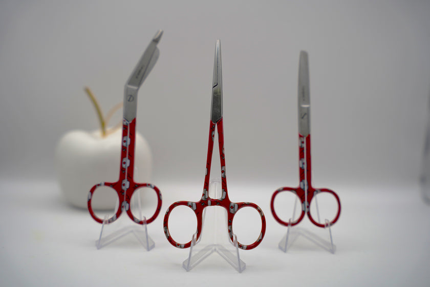 3 delig scharen set verpleegkundige Rood met verpleegkundige hoedjes (naam graveren)