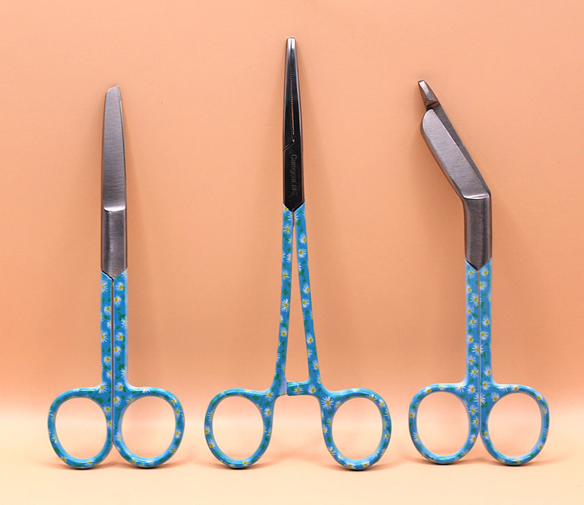 Witte Margriet 3 delig - Caregear.nl Zorg scharen verpleegkundigen