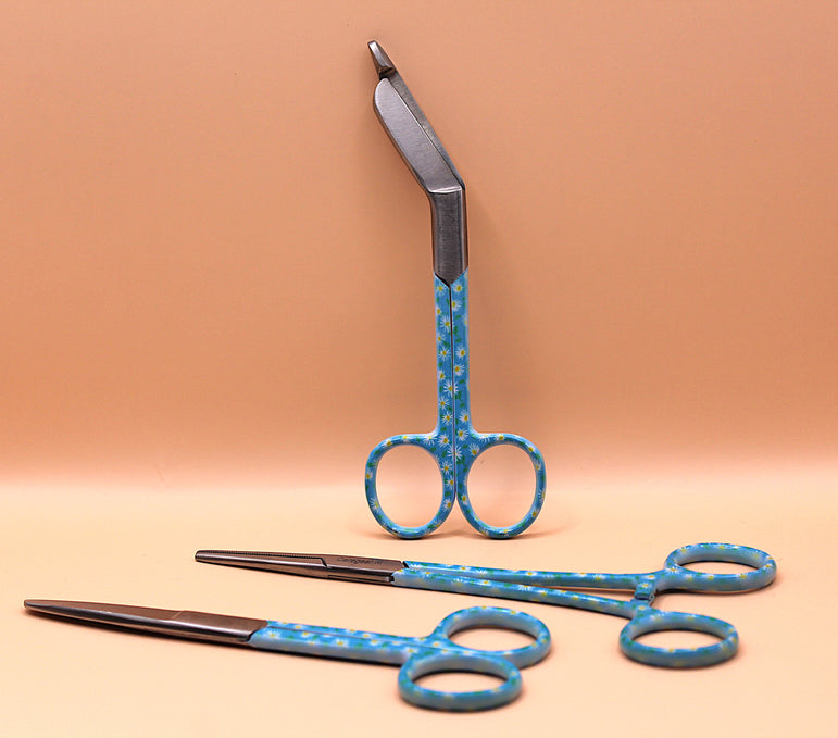 Witte Margriet 3 delig - Caregear.nl Zorg scharen verpleegkundigen