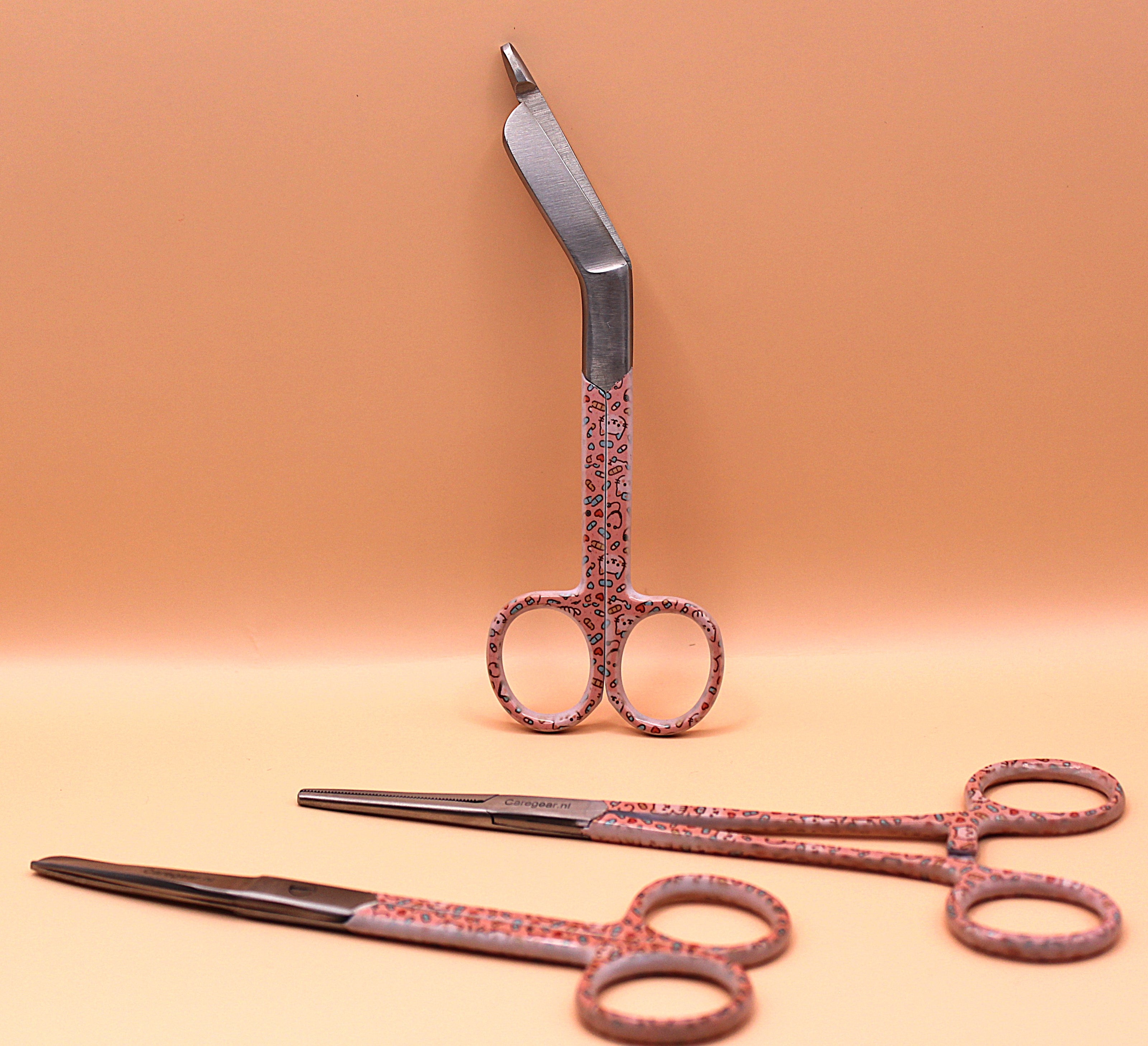 Care Kittens 3 delig - Caregear.nl Zorg scharen verpleegkundigen