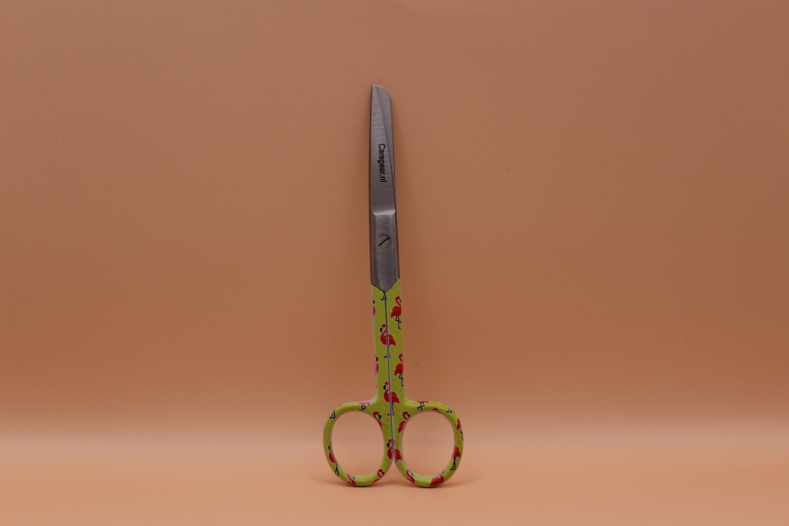 3 Delig set + gratis naam gravering Flamingo - Caregear.nl Zorg scharen verpleegkundigen