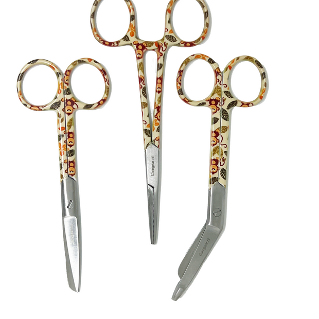 3 delig scharen set verpleegkundige Aapjes (naam graveren) - Caregear.nl Zorg scharen verpleegkundigen