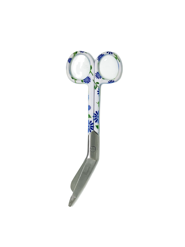 3 delig scharen set verpleegkundige Witte bloemen (naam graveren) - Caregear.nl Zorg scharen verpleegkundigen