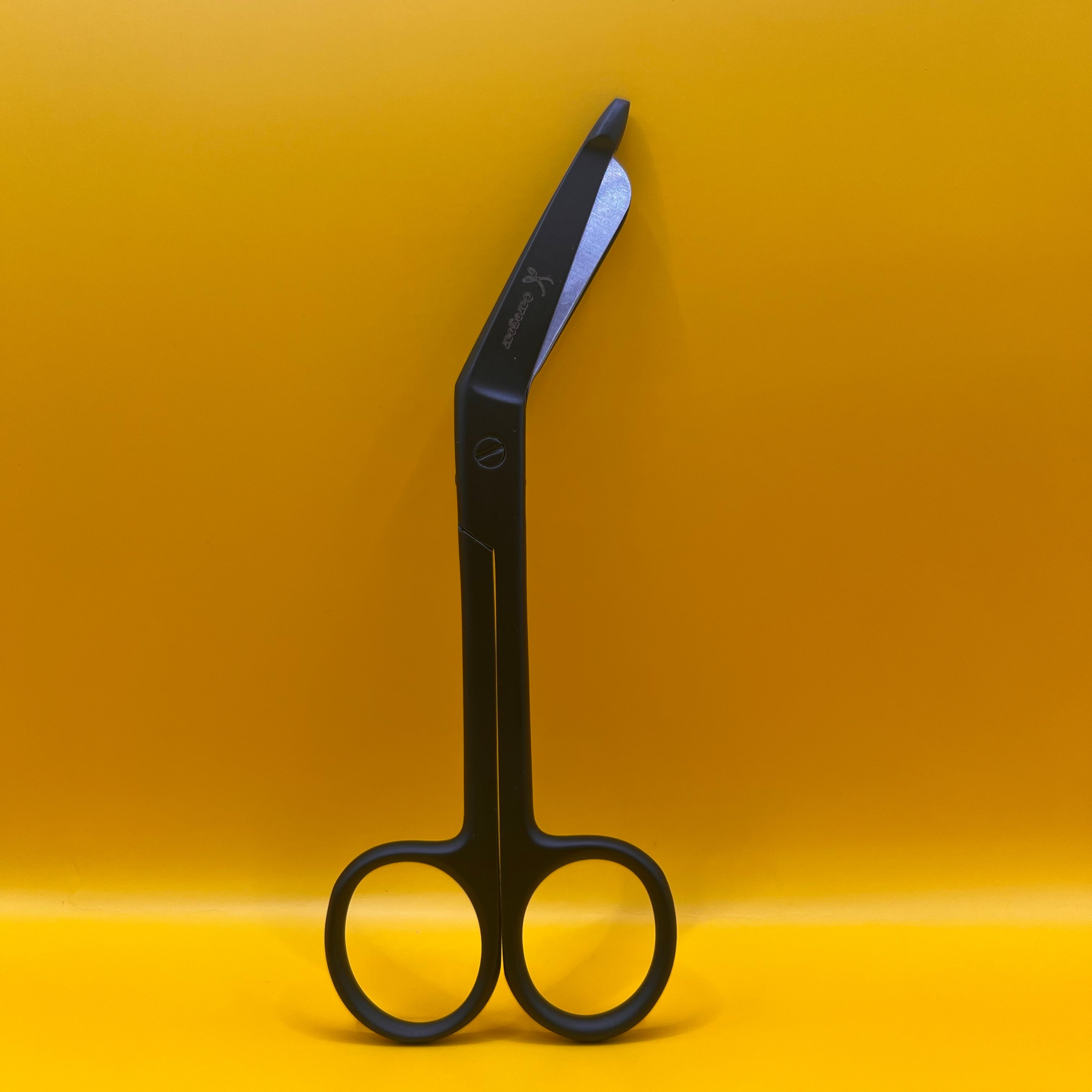 3 delig scharen set verpleegkundige Zwart Mat (naam graveren) - Caregear.nl Zorg scharen verpleegkundigen