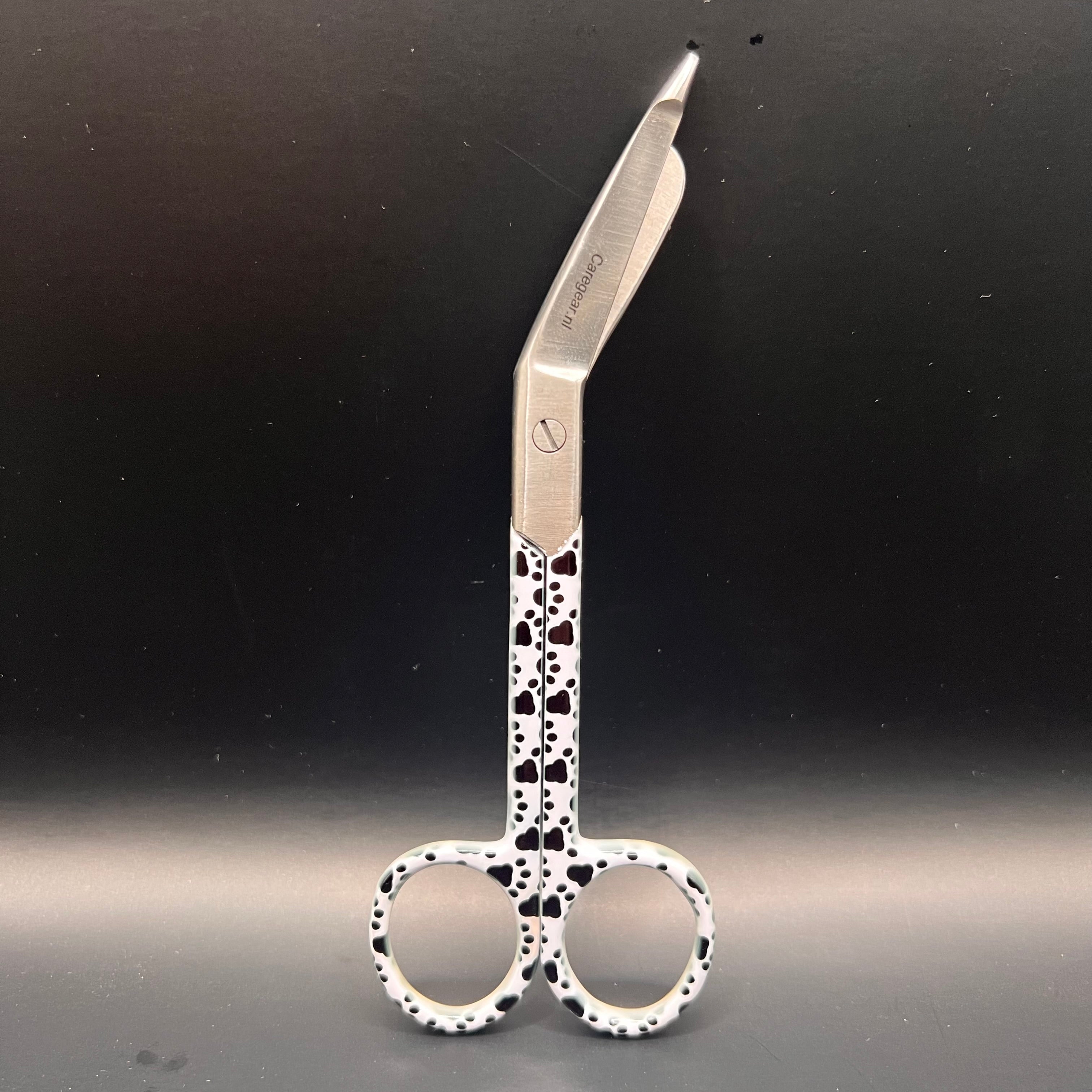 3 delige set zwart wit met honden pootjes (+ naam graveren) - Caregear.nl Zorg scharen verpleegkundigen