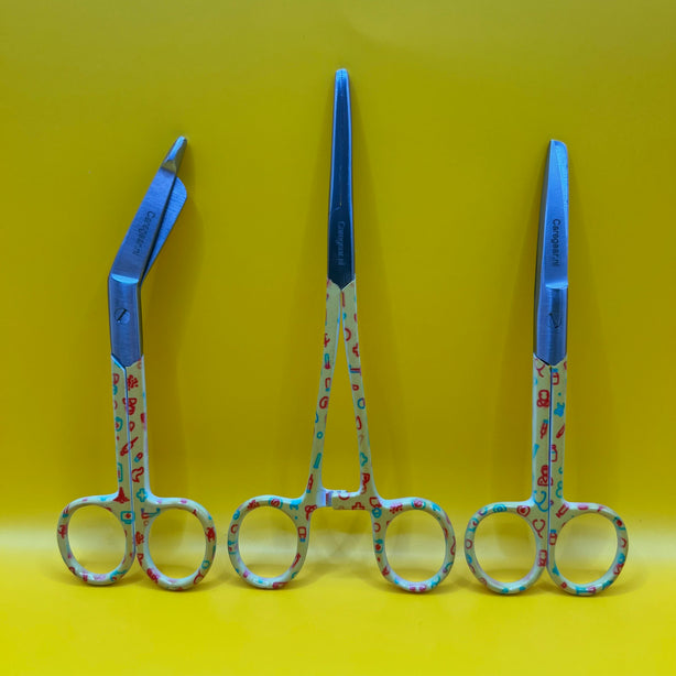 Gele set met zorg iconen - Caregear.nl Zorg scharen verpleegkundigen