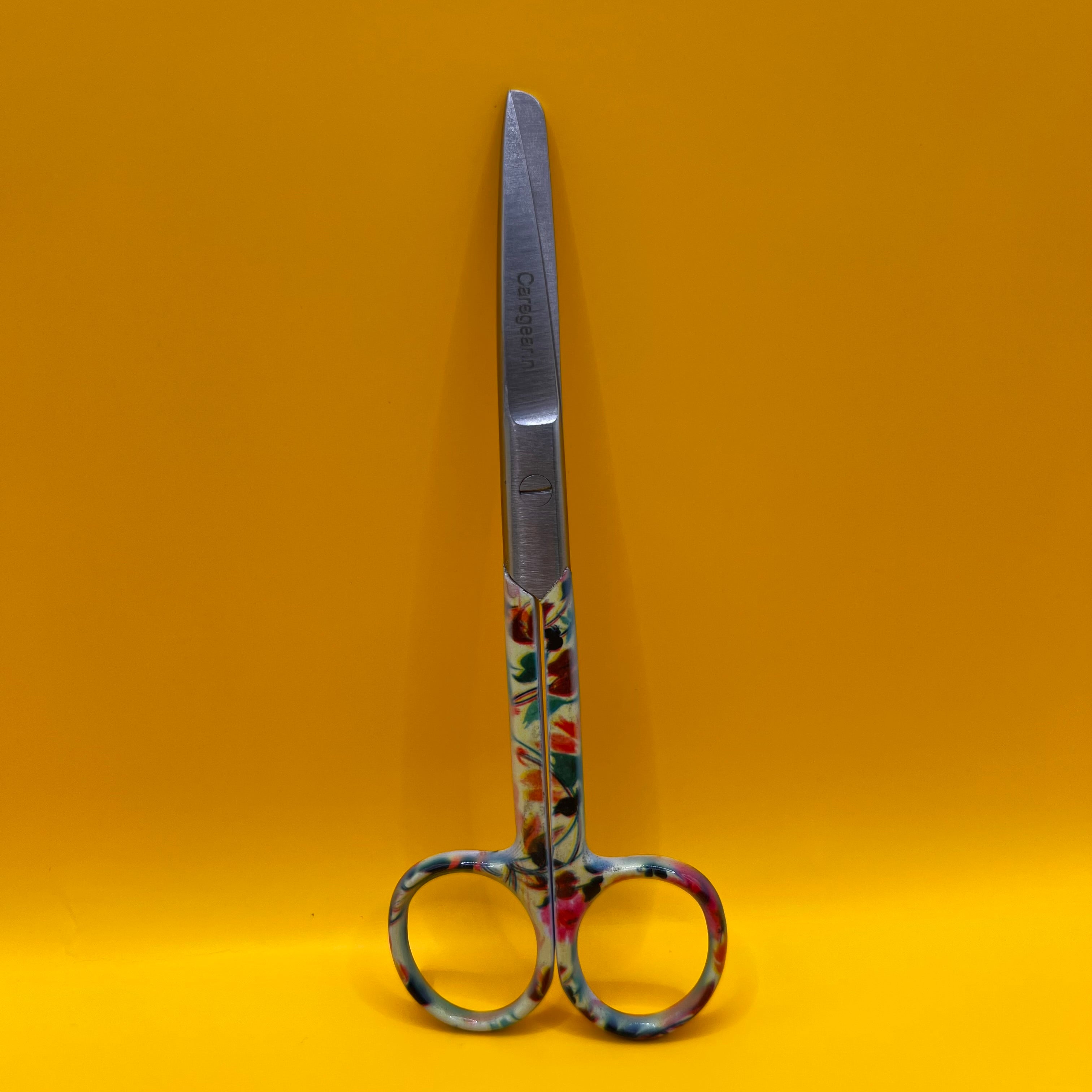 3 Delig set + gratis naam gravering Tropical Flowers - Caregear.nl Zorg scharen verpleegkundigen