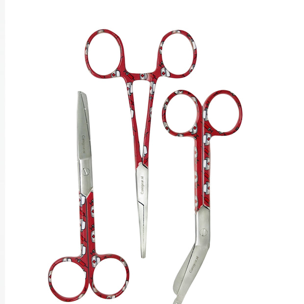 3 delig scharen set verpleegkundige Rood met verpleegkundige hoedjes (naam graveren) - Caregear.nl Zorg scharen verpleegkundigen